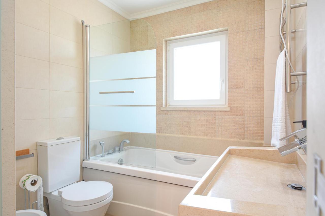 Aroeira Villa With Heated Pool By Golf Course, Beach And Lisbon Kültér fotó